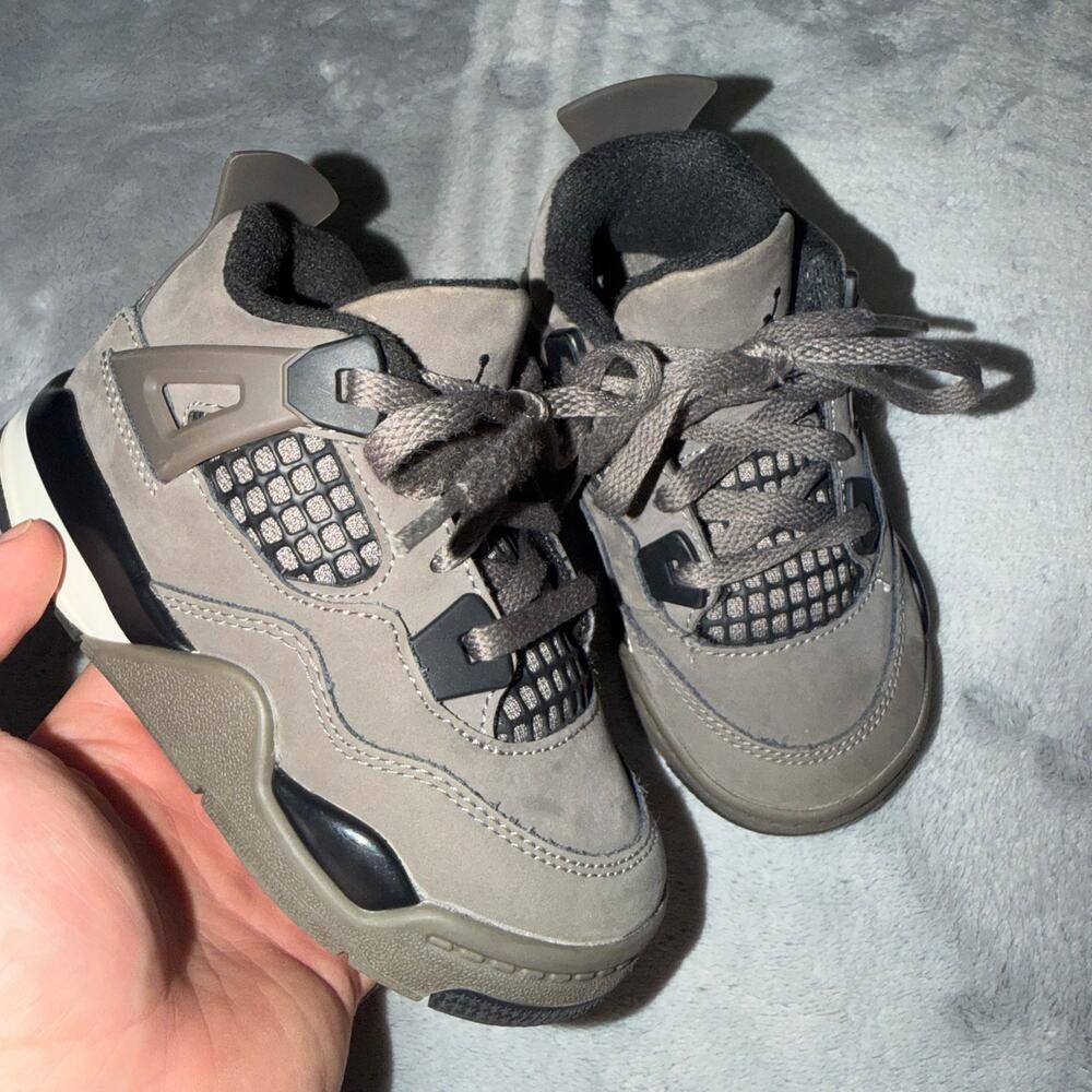 Jordan 4 Retro Photon Dust Toddler Sneakers Size 8C Grey Black